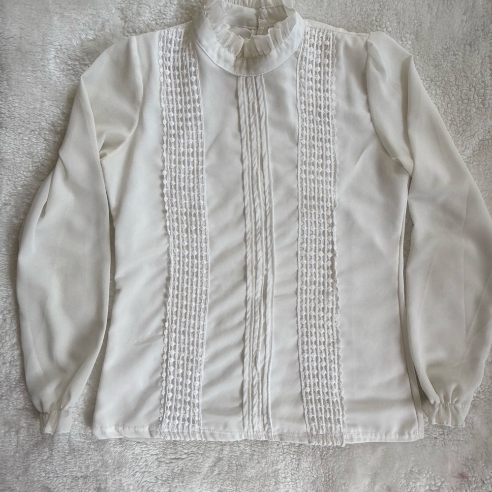 Elegant White Chiffon Blouse with Ruffle Collar